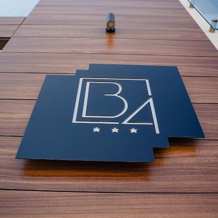 Hotel B4 Nagyvárad Kültér fotó