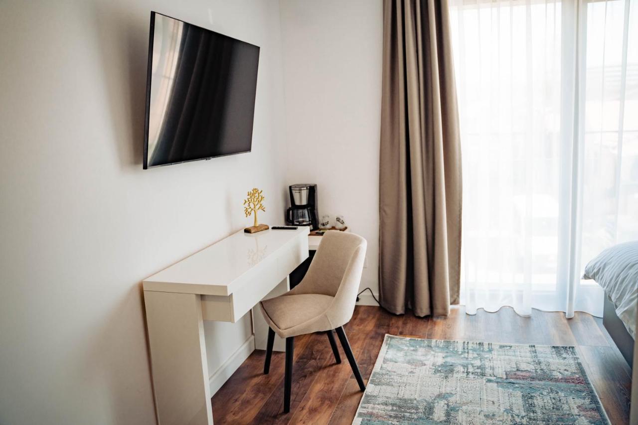 Hotel B4 Nagyvárad Kültér fotó