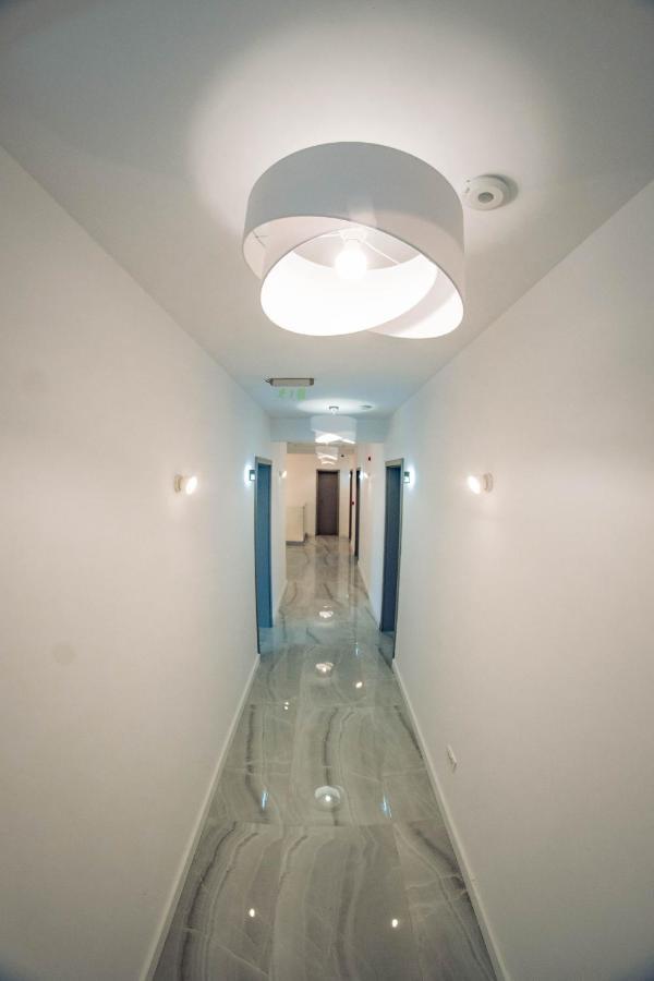 Hotel B4 Nagyvárad Kültér fotó