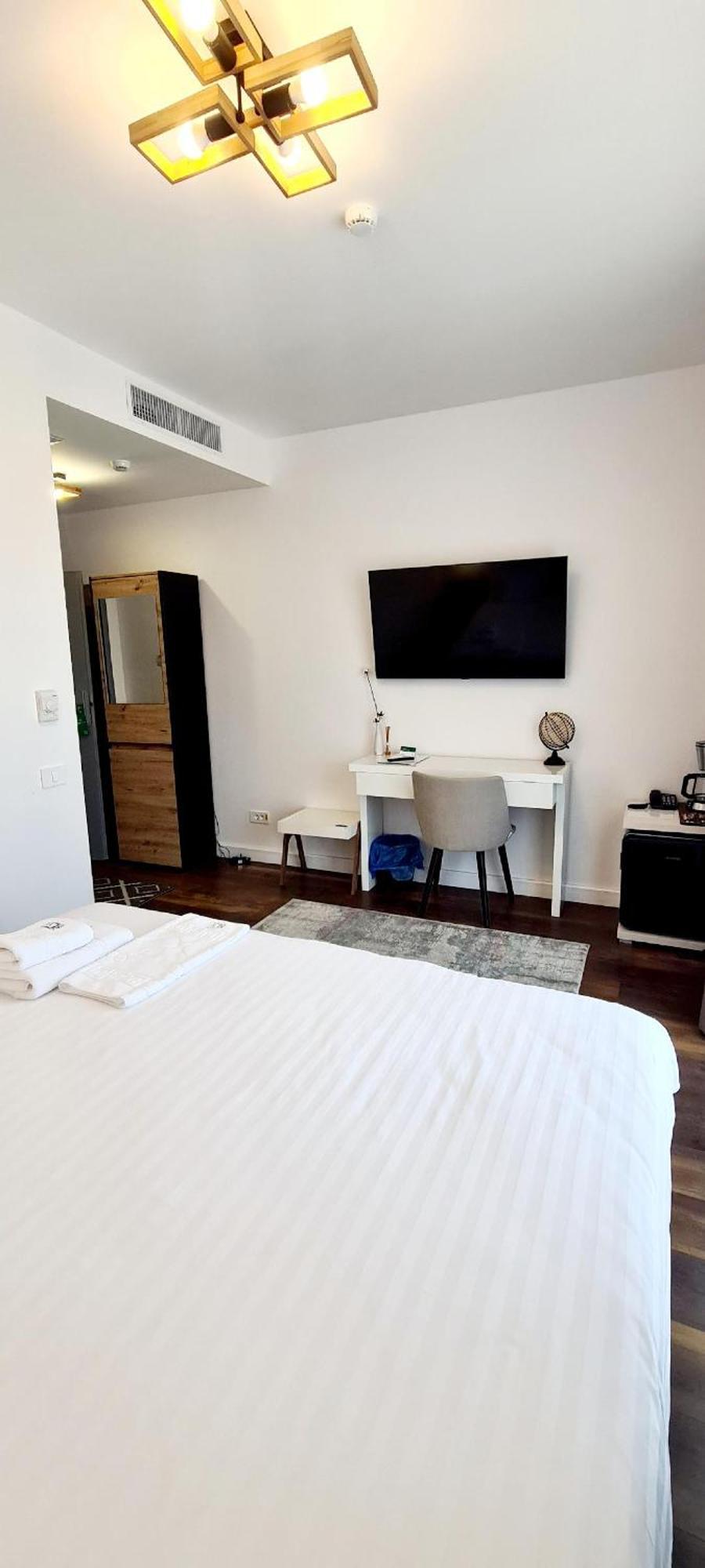 Hotel B4 Nagyvárad Kültér fotó