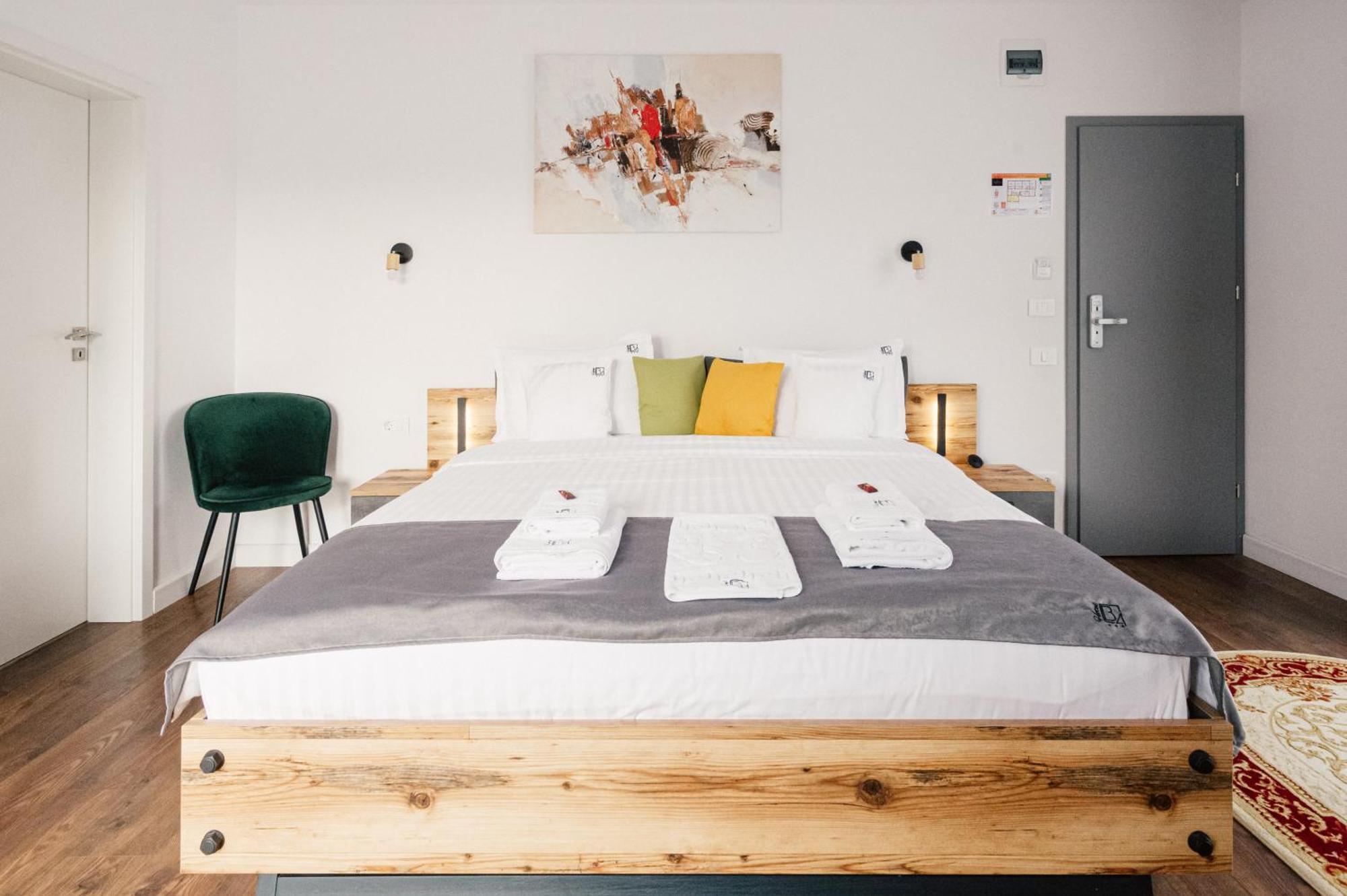 Hotel B4 Nagyvárad Kültér fotó
