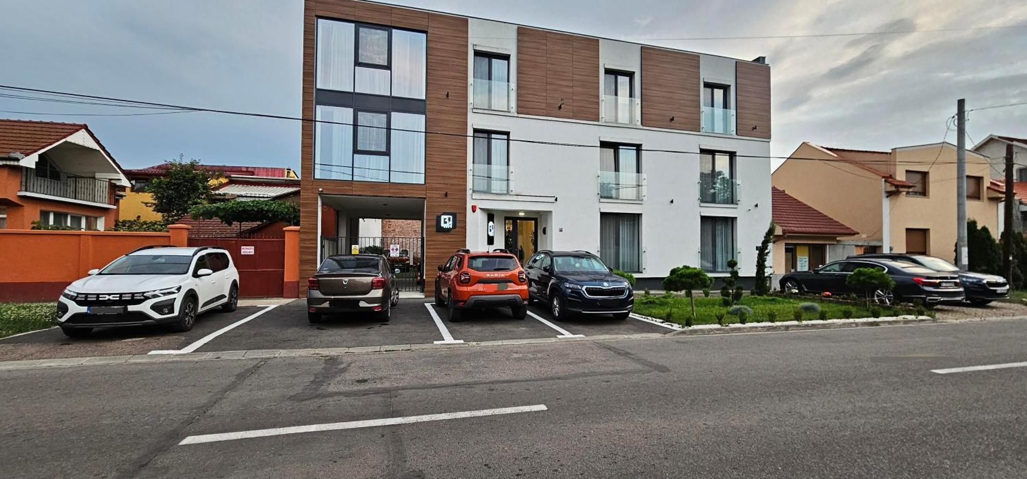 Hotel B4 Nagyvárad Kültér fotó